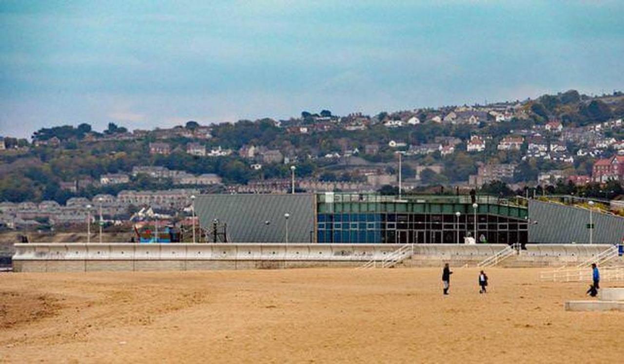 Central Colwyn Bay F1 ภายนอก รูปภาพ